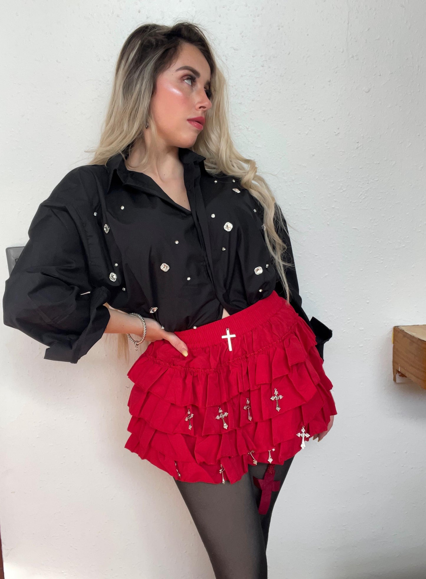 Mini Falda con Vuelos & Cruces Metálicas